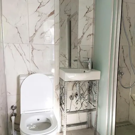 לינה וארוחת בוקר Eolos House Cunda Ayvalı