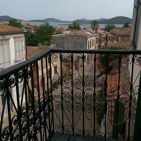 לינה וארוחת בוקר Eolos House Cunda Ayvalı