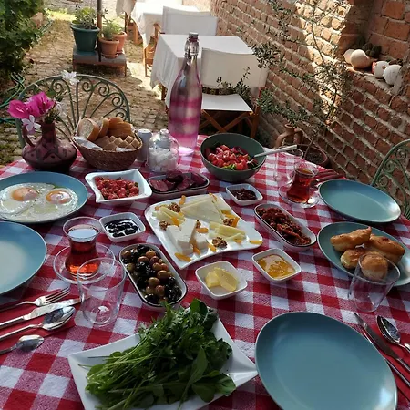 Eolos House Cunda 3*