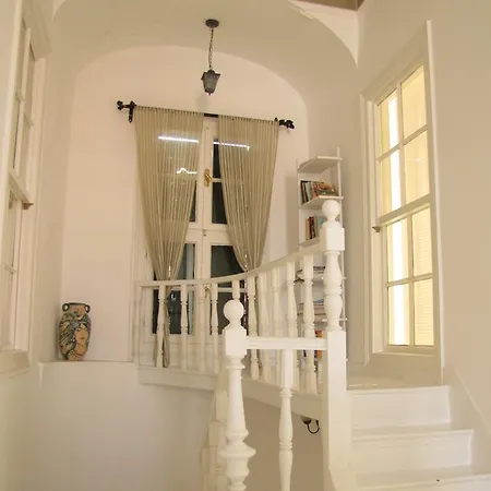 Eolos House Cunda Oda ve Kahvaltı 3*