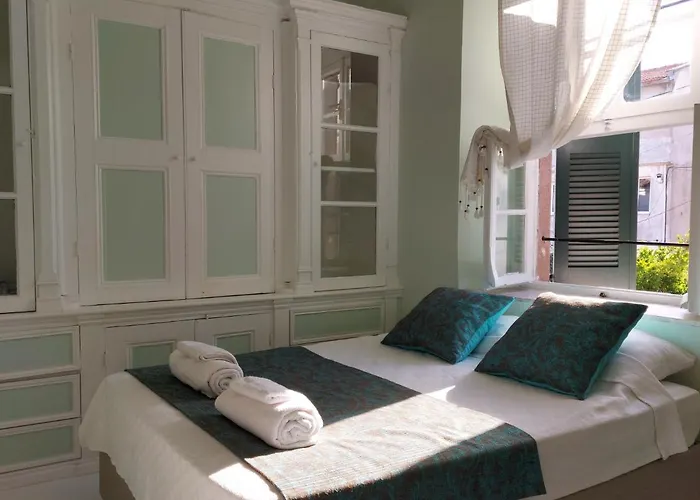 Eolos House Cunda 3* Айвалык